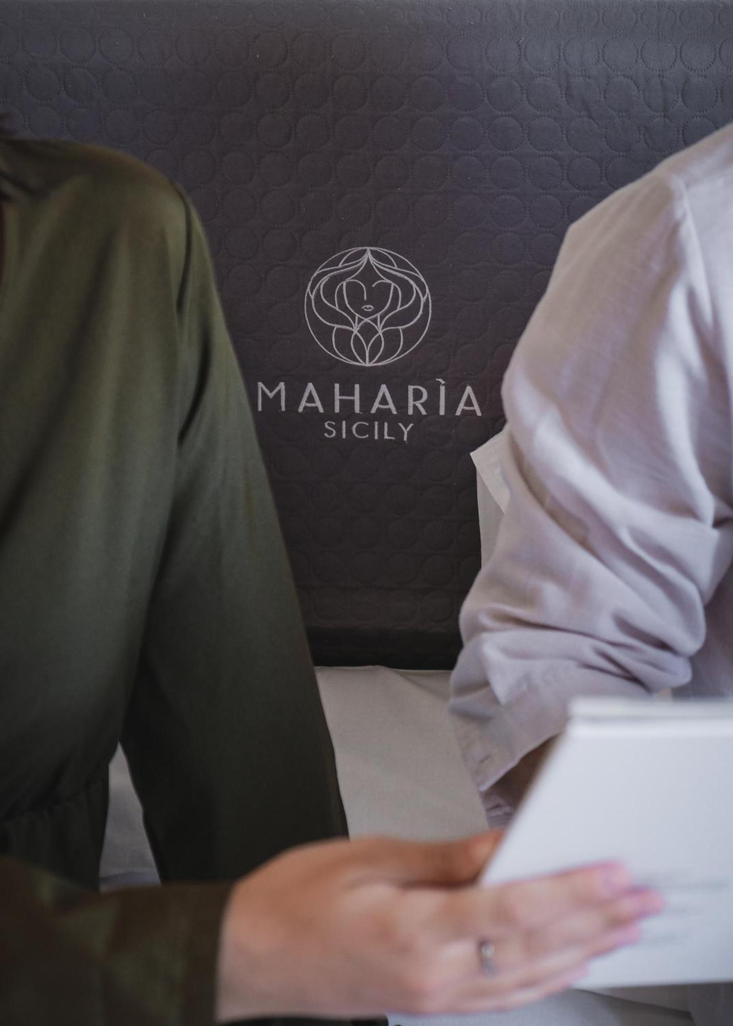 Maharia Bed & Wine Panzió Menfi Kültér fotó